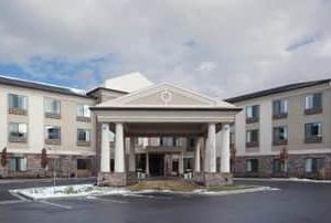 Holiday Inn Express and Suites - Airport East