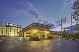 La Quinta Inn and Suites by Wyndham