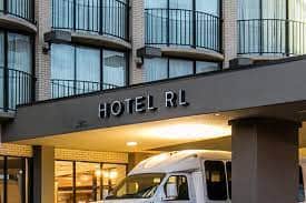 Hotel RL Cleveland Airport West